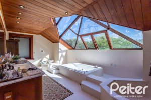 Casa em Condomínio à venda com 789m², 5 dormitórios, 3 suítes, 5 vagas, no bairro Cavalhada em PORTO ALEGRE