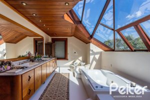 Casa em Condomínio à venda com 789m², 5 dormitórios, 3 suítes, 5 vagas, no bairro Cavalhada em PORTO ALEGRE