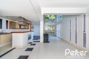 Casa à venda com 354m², 2 dormitórios, 2 suítes, 3 vagas, no bairro Sétimo Céu em Porto Alegre