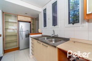 Casa à venda com 354m², 2 dormitórios, 2 suítes, 3 vagas, no bairro Sétimo Céu em Porto Alegre