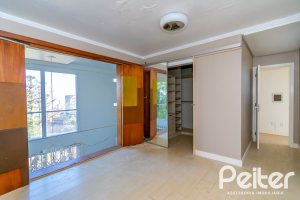 Casa à venda com 354m², 2 dormitórios, 2 suítes, 3 vagas, no bairro Sétimo Céu em Porto Alegre