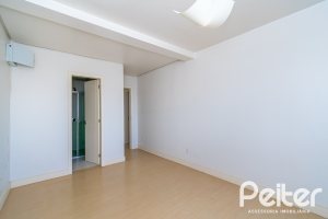 Casa à venda com 354m², 2 dormitórios, 2 suítes, 3 vagas, no bairro Sétimo Céu em Porto Alegre