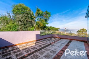 Casa à venda com 354m², 2 dormitórios, 2 suítes, 3 vagas, no bairro Sétimo Céu em Porto Alegre