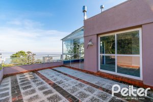 Casa à venda com 354m², 2 dormitórios, 2 suítes, 3 vagas, no bairro Sétimo Céu em Porto Alegre
