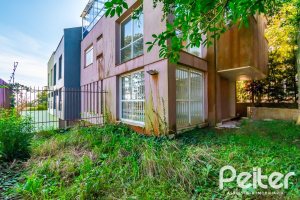 Casa à venda com 354m², 2 dormitórios, 2 suítes, 3 vagas, no bairro Sétimo Céu em Porto Alegre