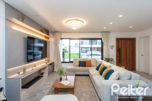 Casa em Condomínio à venda com 183m², 3 dormitórios, 3 suítes, 2 vagas, no bairro Ipanema em Porto Alegre