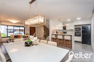 Casa em Condomínio à venda com 183m², 3 dormitórios, 3 suítes, 2 vagas, no bairro Ipanema em Porto Alegre