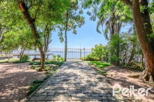 Casa em Condomínio à venda com 331m², 4 dormitórios, 4 suítes, 3 vagas, no bairro Tristeza em Porto Alegre