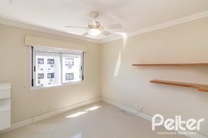 Apartamento à venda com 90m², 4 dormitórios, 1 suíte, 2 vagas, no bairro Tristeza em PORTO ALEGRE