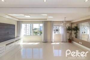 Apartamento à venda com 90m², 4 dormitórios, 1 suíte, 2 vagas, no bairro Tristeza em PORTO ALEGRE