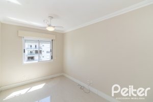 Apartamento à venda com 90m², 4 dormitórios, 1 suíte, 2 vagas, no bairro Tristeza em PORTO ALEGRE