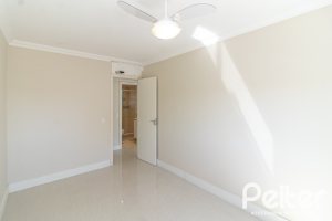 Apartamento à venda com 90m², 4 dormitórios, 1 suíte, 2 vagas, no bairro Tristeza em PORTO ALEGRE