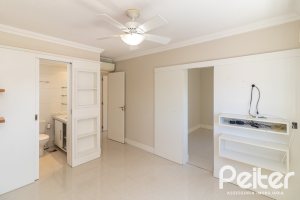 Apartamento à venda com 90m², 4 dormitórios, 1 suíte, 2 vagas, no bairro Tristeza em PORTO ALEGRE