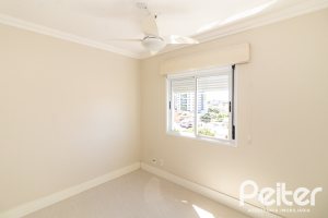 Apartamento à venda com 90m², 4 dormitórios, 1 suíte, 2 vagas, no bairro Tristeza em PORTO ALEGRE