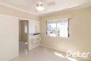 Apartamento à venda com 90m², 4 dormitórios, 1 suíte, 2 vagas, no bairro Tristeza em PORTO ALEGRE