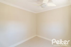 Apartamento à venda com 90m², 4 dormitórios, 1 suíte, 2 vagas, no bairro Tristeza em PORTO ALEGRE