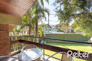 Casa à venda com 227m², 3 dormitórios, 1 suíte, 4 vagas, no bairro Ipanema em Porto Alegre