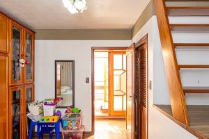 Casa à venda com 227m², 3 dormitórios, 1 suíte, 4 vagas, no bairro Ipanema em Porto Alegre