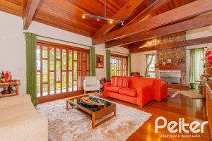 Casa em Condomínio à venda com 420m², 5 dormitórios, 2 suítes, 2 vagas, no bairro Cavalhada em PORTO ALEGRE