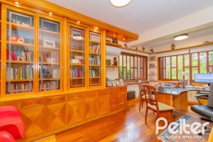 Casa em Condomínio à venda com 420m², 5 dormitórios, 2 suítes, 2 vagas, no bairro Cavalhada em PORTO ALEGRE