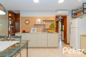 Casa em Condomínio à venda com 420m², 5 dormitórios, 2 suítes, 2 vagas, no bairro Cavalhada em PORTO ALEGRE