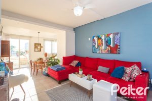 Casa em Condomínio à venda com 161m², 2 dormitórios, 2 suítes, 2 vagas, no bairro Vila Nova em PORTO ALEGRE