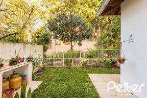 Casa em Condomínio à venda com 161m², 2 dormitórios, 2 suítes, 2 vagas, no bairro Vila Nova em PORTO ALEGRE