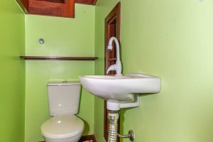 Casa à venda com 174m², 3 dormitórios, 1 suíte, 2 vagas, no bairro Jardim Isabel em Porto Alegre