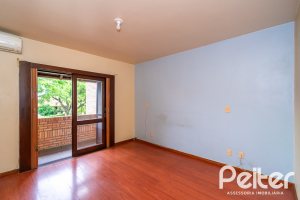 Casa à venda com 174m², 3 dormitórios, 1 suíte, 2 vagas, no bairro Jardim Isabel em Porto Alegre