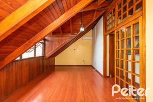 Casa à venda com 174m², 3 dormitórios, 1 suíte, 2 vagas, no bairro Jardim Isabel em Porto Alegre