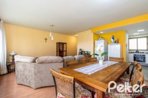 Apartamento à venda com 104m², 3 dormitórios, 1 suíte, 2 vagas, no bairro Ipanema em PORTO ALEGRE