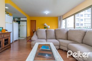Apartamento à venda com 104m², 3 dormitórios, 1 suíte, 2 vagas, no bairro Ipanema em PORTO ALEGRE