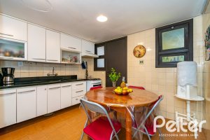 Casa em Condomínio à venda com 245m², 3 dormitórios, 1 suíte, 2 vagas, no bairro Tristeza em PORTO ALEGRE