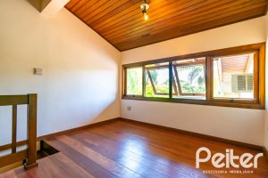 Casa em Condomínio à venda com 245m², 3 dormitórios, 1 suíte, 2 vagas, no bairro Tristeza em PORTO ALEGRE