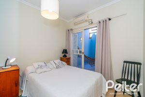 Casa à venda com 167m², 3 dormitórios, 1 suíte, 3 vagas, no bairro Tristeza em Porto Alegre