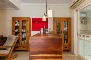 Casa à venda com 167m², 3 dormitórios, 1 suíte, 3 vagas, no bairro Tristeza em Porto Alegre