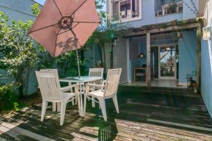 Casa à venda com 167m², 3 dormitórios, 1 suíte, 3 vagas, no bairro Tristeza em Porto Alegre