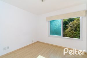 Casa à venda com 223m², 3 dormitórios, 1 suíte, 2 vagas, no bairro Jardim Isabel em Porto Alegre