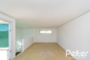 Casa à venda com 223m², 3 dormitórios, 1 suíte, 2 vagas, no bairro Jardim Isabel em Porto Alegre