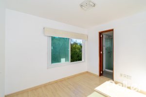 Casa à venda com 223m², 3 dormitórios, 1 suíte, 2 vagas, no bairro Jardim Isabel em Porto Alegre