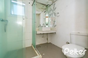 Casa à venda com 223m², 3 dormitórios, 1 suíte, 2 vagas, no bairro Jardim Isabel em Porto Alegre