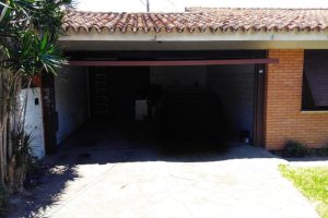 Casa à venda com 400m², 7 dormitórios, 1 suíte, 5 vagas, no bairro Vila Assunção em Porto Alegre