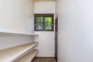 Casa à venda com 528m², 5 dormitórios, 3 suítes, 5 vagas, no bairro Vila Assunção em Porto Alegre