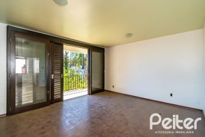 Casa à venda com 528m², 5 dormitórios, 3 suítes, 5 vagas, no bairro Vila Assunção em Porto Alegre