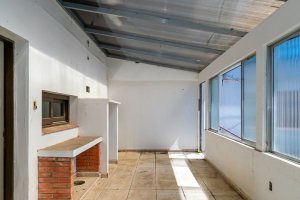 Casa à venda com 528m², 5 dormitórios, 3 suítes, 5 vagas, no bairro Vila Assunção em Porto Alegre