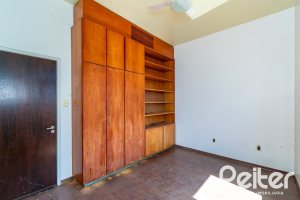 Casa à venda com 528m², 5 dormitórios, 3 suítes, 5 vagas, no bairro Vila Assunção em Porto Alegre