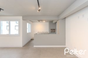 Apartamento à venda com 76m², 2 dormitórios, 1 suíte, 2 vagas, no bairro Tristeza em Porto Alegre