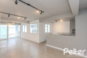Apartamento à venda com 76m², 2 dormitórios, 1 suíte, 2 vagas, no bairro Tristeza em Porto Alegre