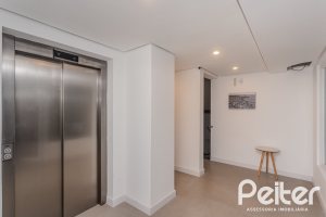 Apartamento à venda com 76m², 2 dormitórios, 1 suíte, 2 vagas, no bairro Tristeza em Porto Alegre