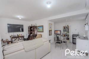 Apartamento à venda com 76m², 2 dormitórios, 1 suíte, 2 vagas, no bairro Tristeza em Porto Alegre